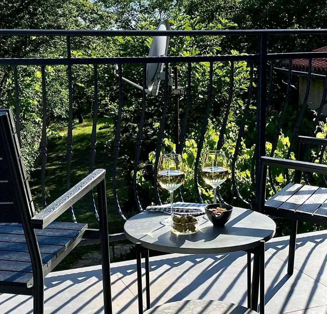 Villa Annika Stalije 0*,